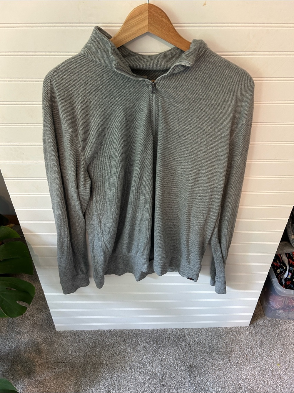 Faherty Women’s  Gray Quarter Zip
